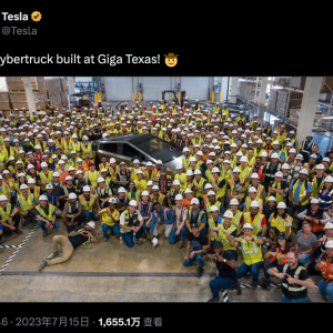 原型车公布近四年后 特斯拉首辆电动皮卡在得州工厂下线